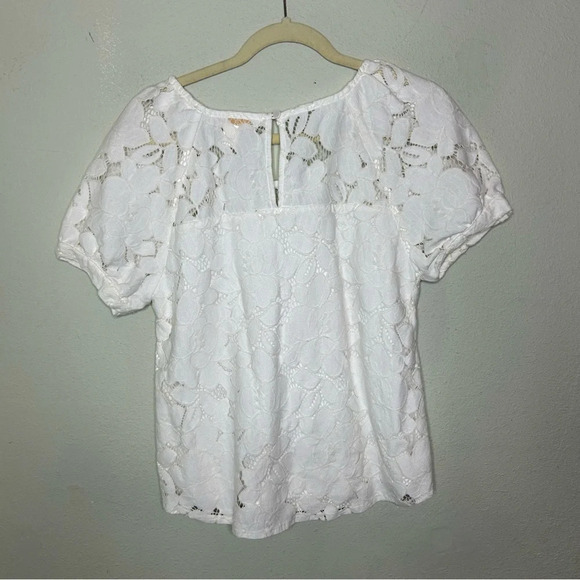 Monteau White Floral Eyelet Top Size Medium - Picture 7 of 7